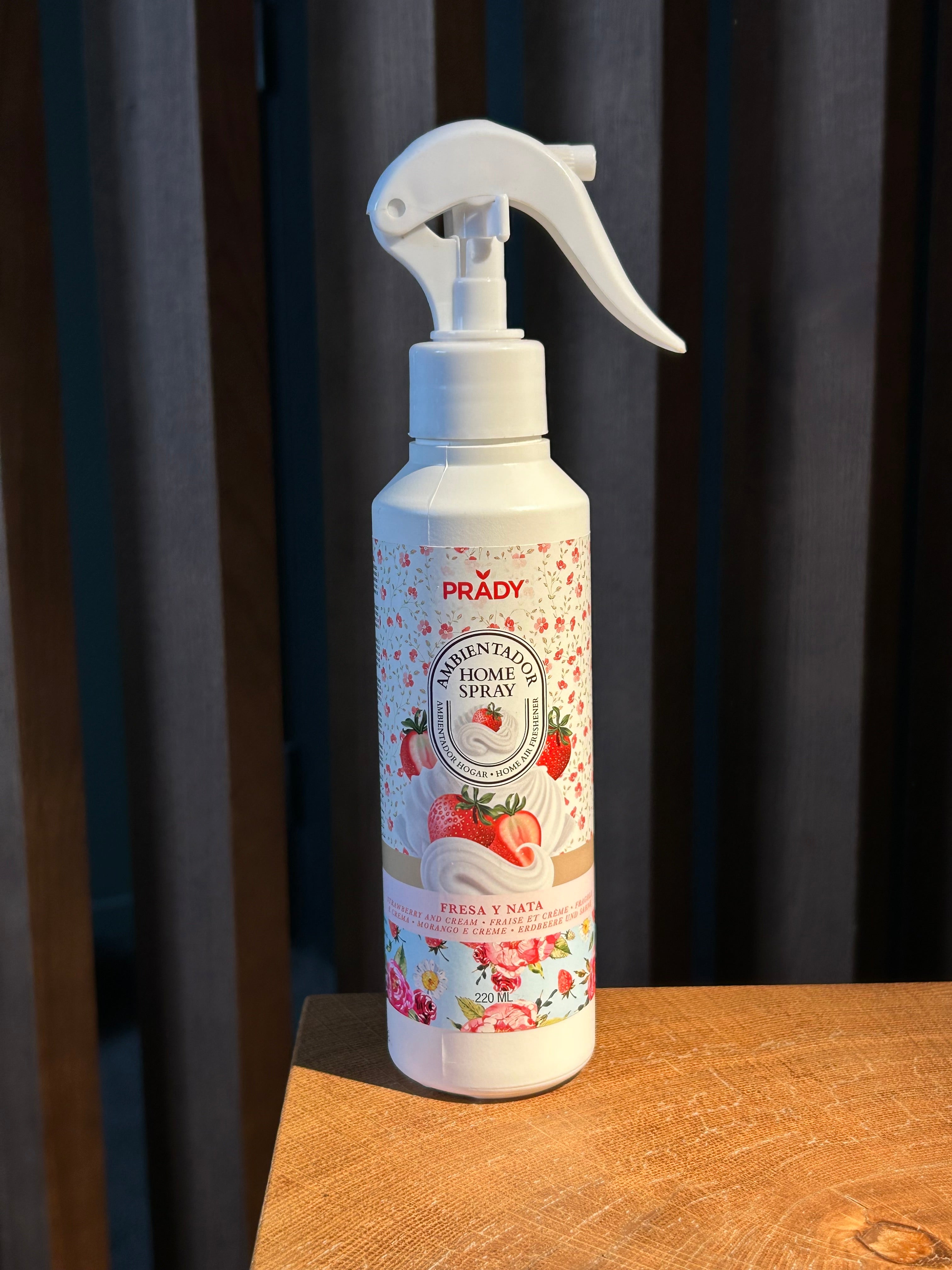 Spray textile fraise chantilly LuvianaBeauty